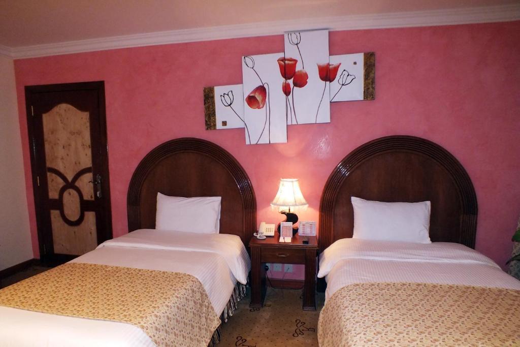 Hotel Di-Palace Рияд Стая снимка
