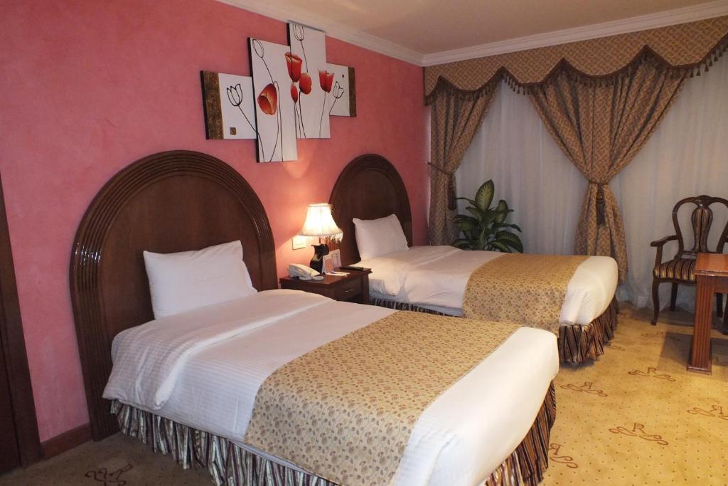 Hotel Di-Palace Рияд Стая снимка
