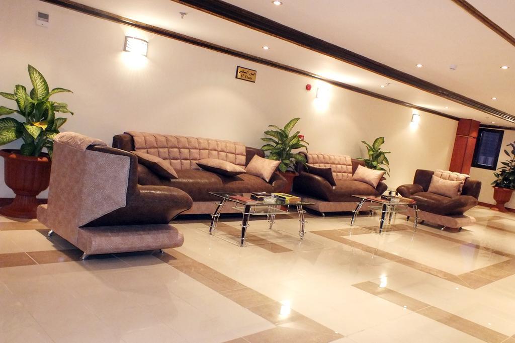 Hotel Di-Palace Рияд Екстериор снимка