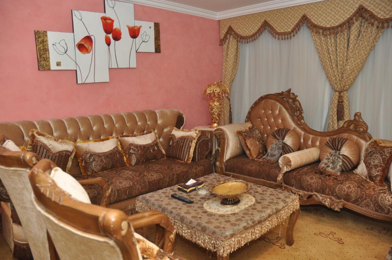 Hotel Di-Palace Рияд Екстериор снимка