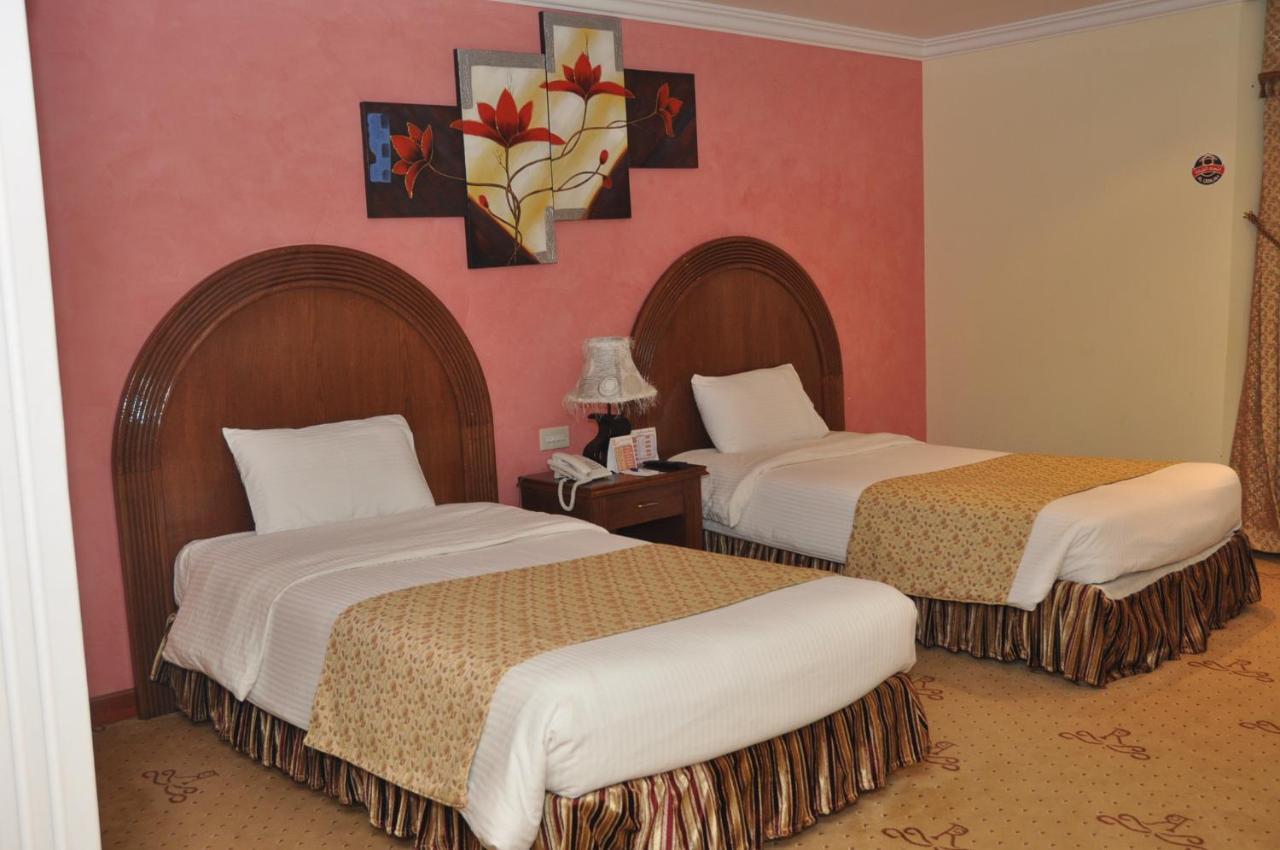 Hotel Di-Palace Рияд Екстериор снимка