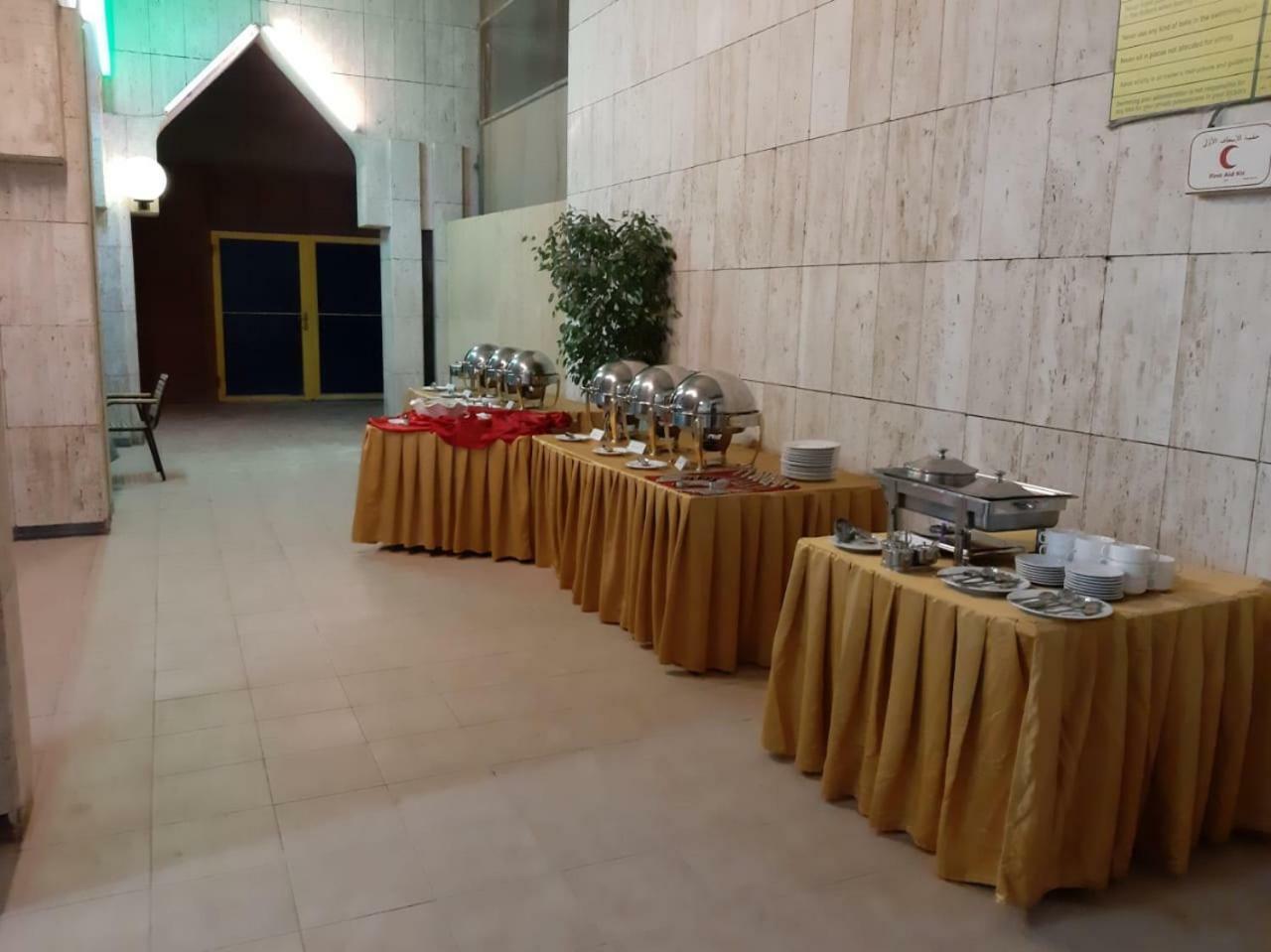 Hotel Di-Palace Рияд Екстериор снимка