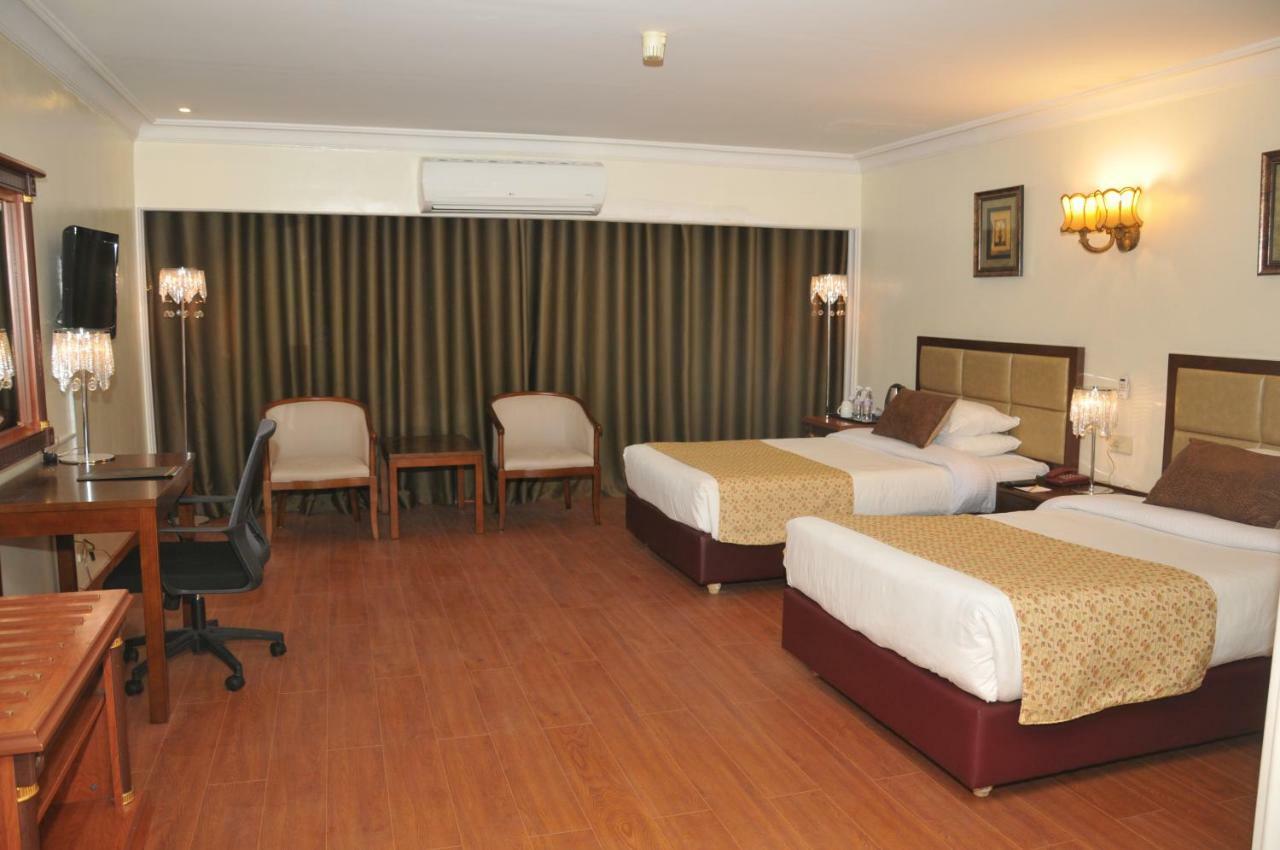 Hotel Di-Palace Рияд Екстериор снимка