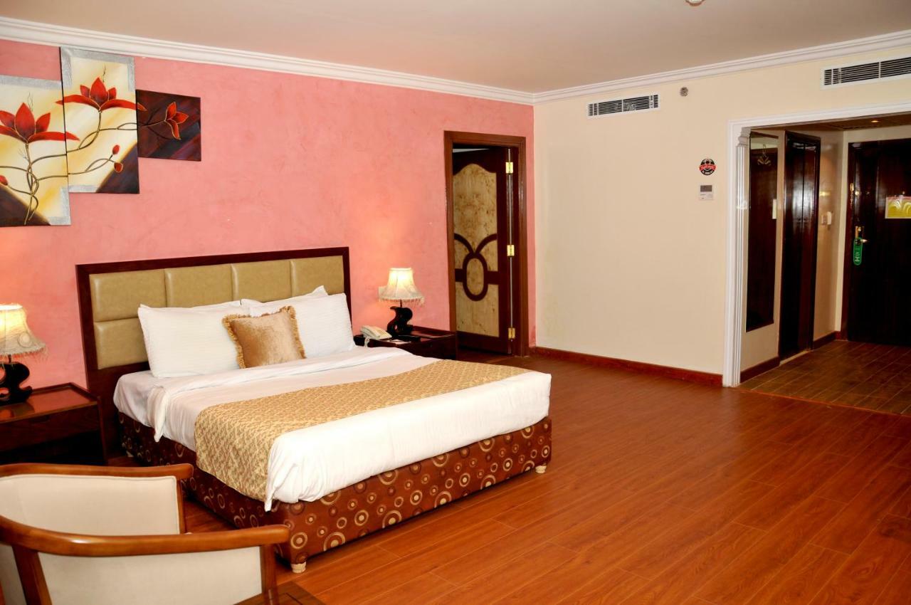 Hotel Di-Palace Рияд Екстериор снимка