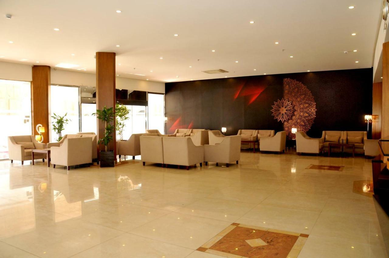 Hotel Di-Palace Рияд Екстериор снимка